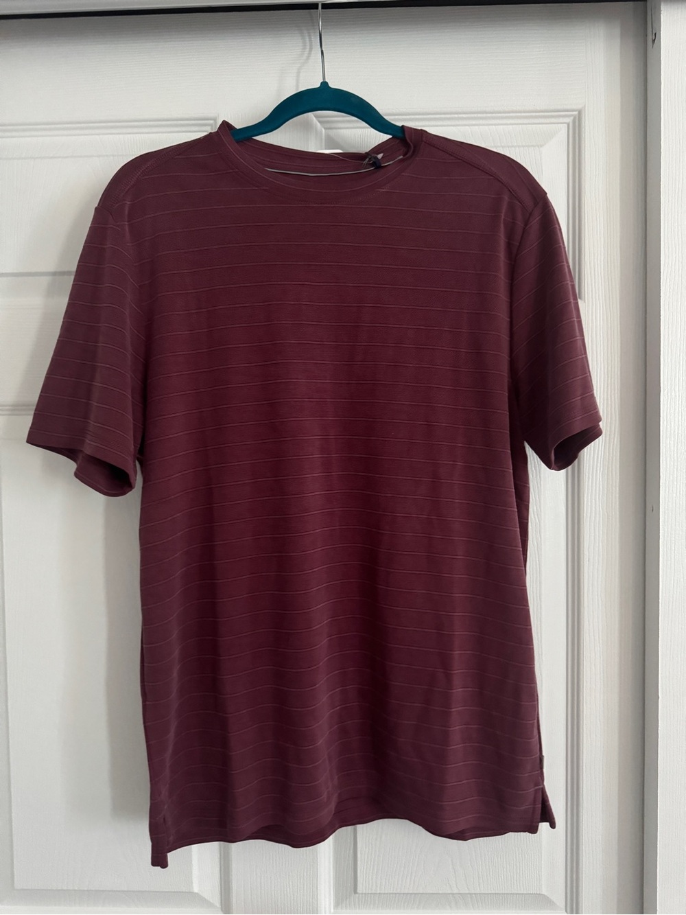 Tommy Bahama Men's Crew Neck Short Sleeve Shirt - Burgundy